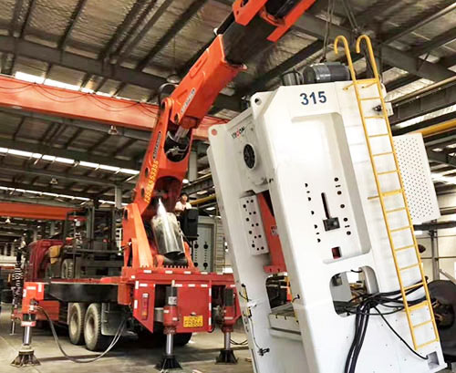 资兴附近随车吊出租，轻松解决运输难题