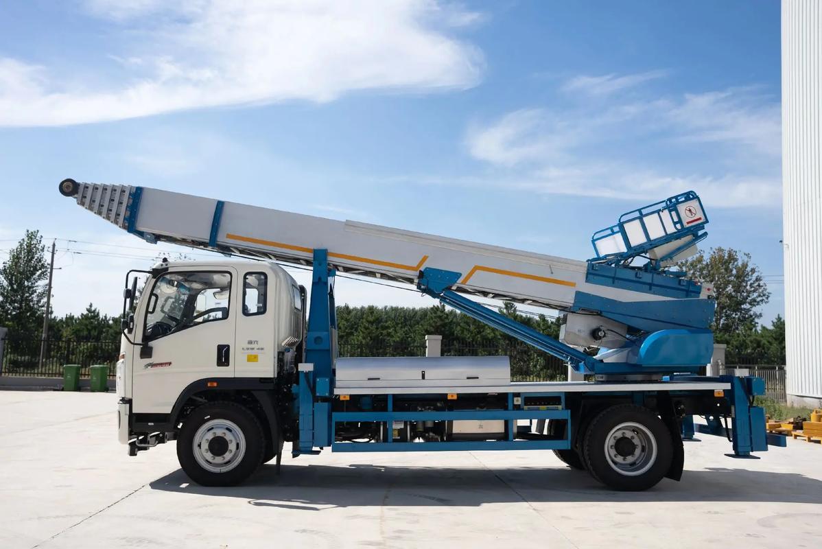 资兴云梯上料车租赁费用