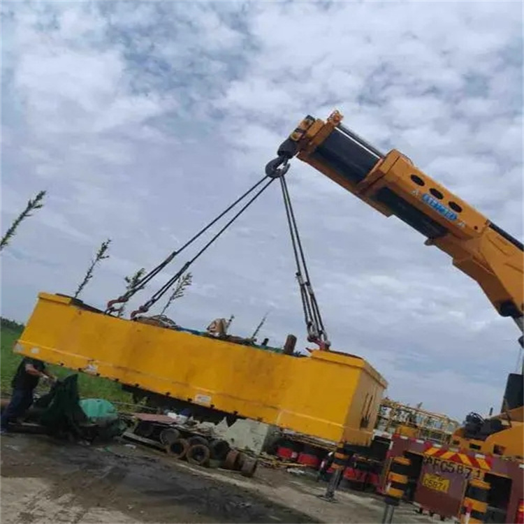 资兴随车吊吊集装箱怎么吊